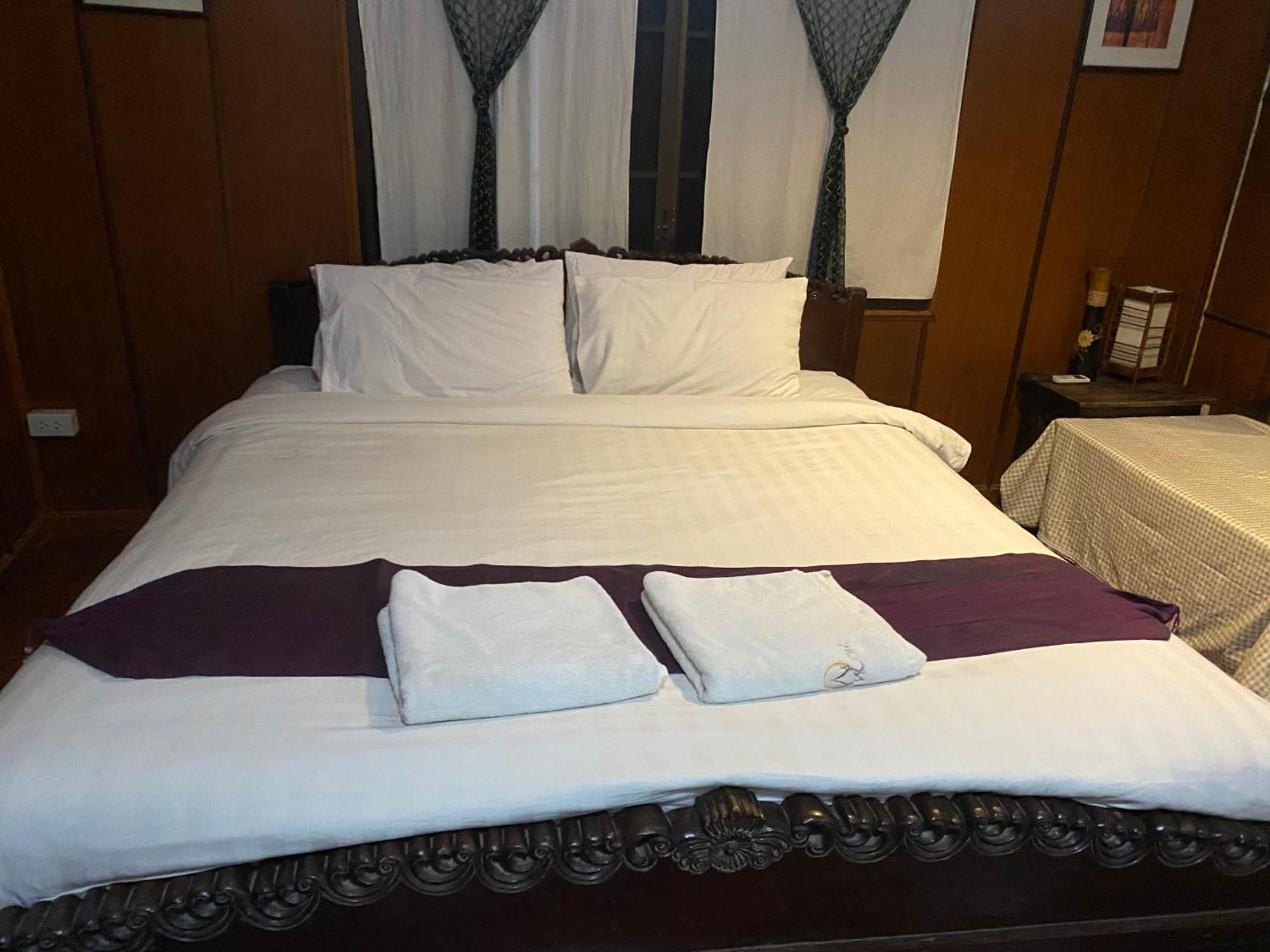 Хостел Nearthepark Boutique House Чиангмай Экстерьер фото