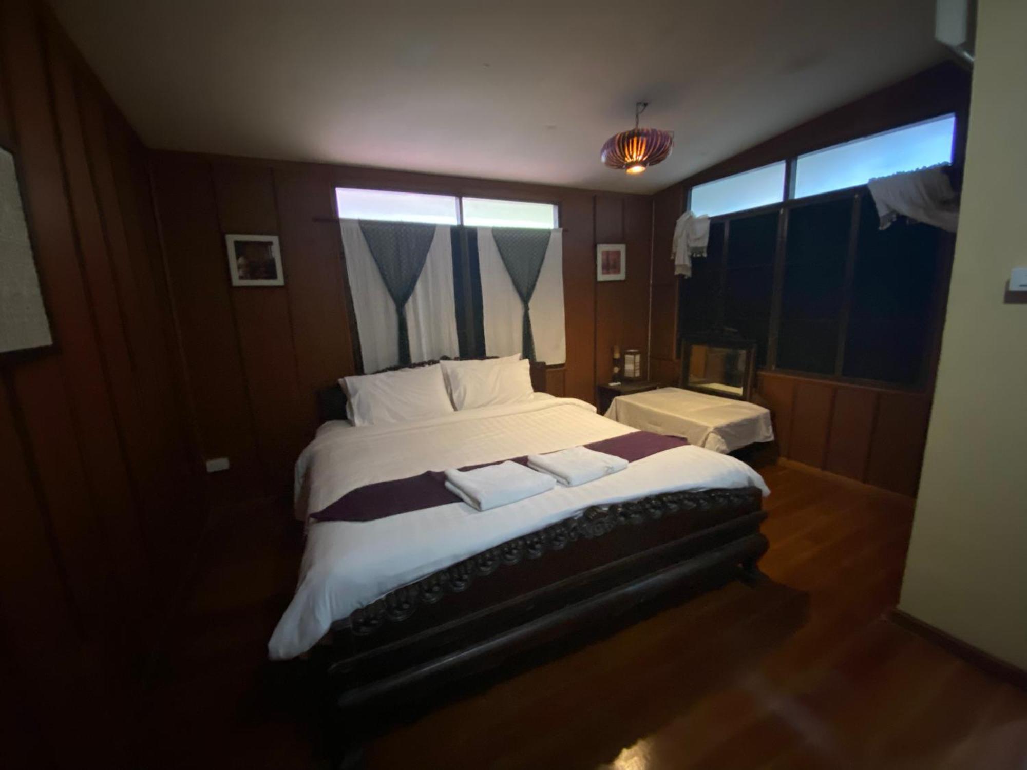Хостел Nearthepark Boutique House Чиангмай Экстерьер фото