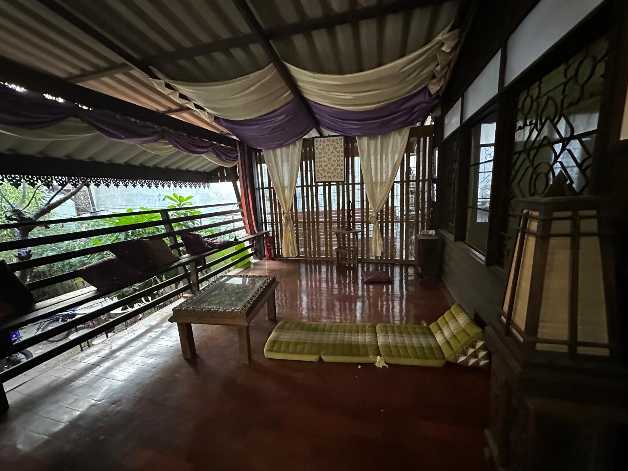 Хостел Nearthepark Boutique House Чиангмай Экстерьер фото
